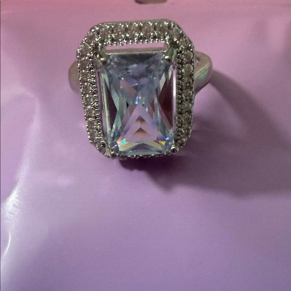 Elegant Silver and Blue Gemstone Ring